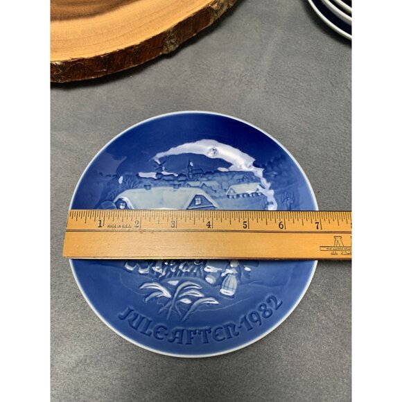 Bing & Grondahl 1982 Jule After Christmas Plate Blue & White Porcelain Collectib - Picture 3 of 5